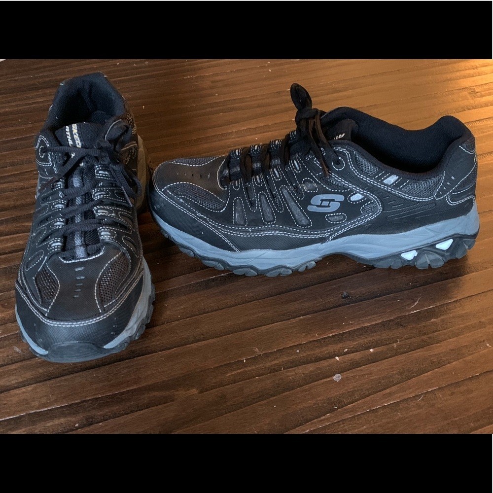 Like new, worn once Sketchers shoes